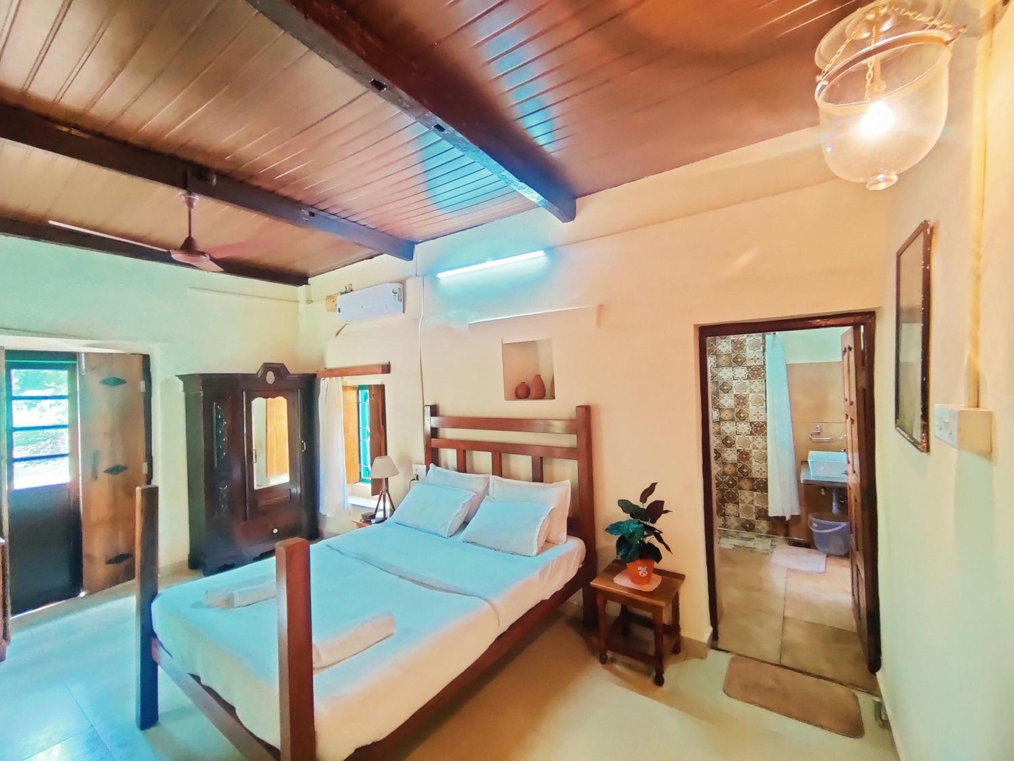 The Bungalow Bogmalo An 1880 Indo Portuguese Heritage Beach Villa South Goa Esterno foto